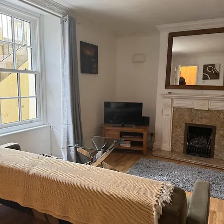 Garden Flat In Clifton Of *